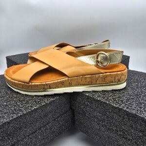 Nine West Tan and Gold Sandals
